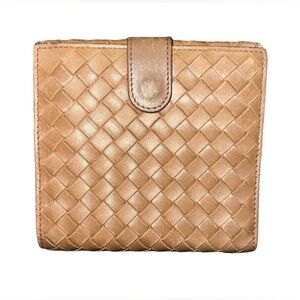 Bottega Veneta Leather Intrecciato Bi-fold Wallet